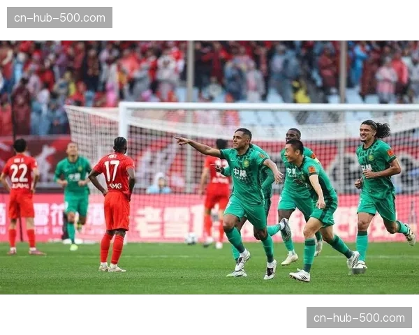 重庆铜梁龙对武汉三镇升班马对决，外援质量与战术执行力考量